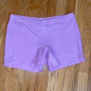 Duluth Trading Co Shorts